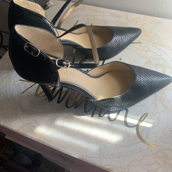 Ralph Lauren Shoes - Go to black strappy pumps